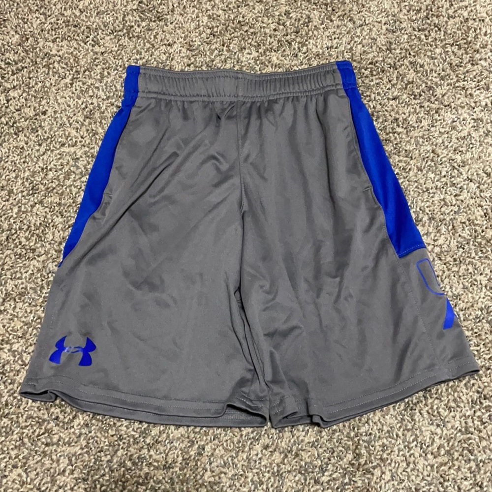 Under Armour Shorts Youth Small